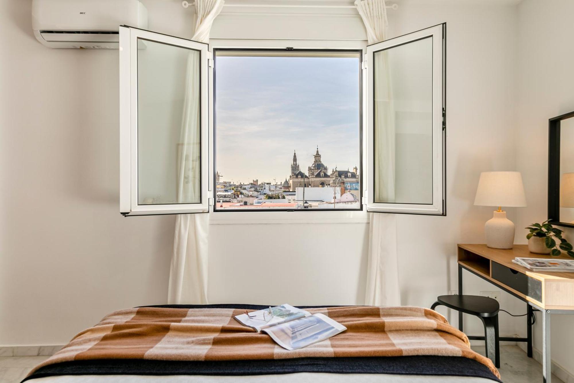 Avanti Las Setas, En El Corazon De Sevilla Y Con Vistas A La Giralda Exterior foto